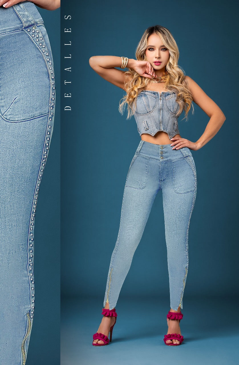 JEANS KAROLINA CON BRILLOS  - BOTA TUBO - SIN BOLSILLOS - CON FAJA TRIPLE REALCE 3D
